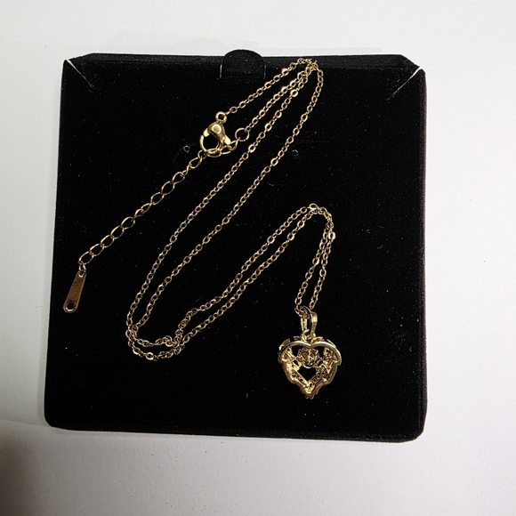 N0033 Elegant Gold Heart Pendant Necklace - Picture 3 of 3